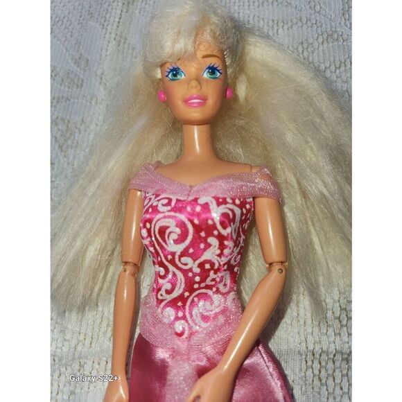 Barbie Mattel with candy pop dress and gown - Picture 3 of 11